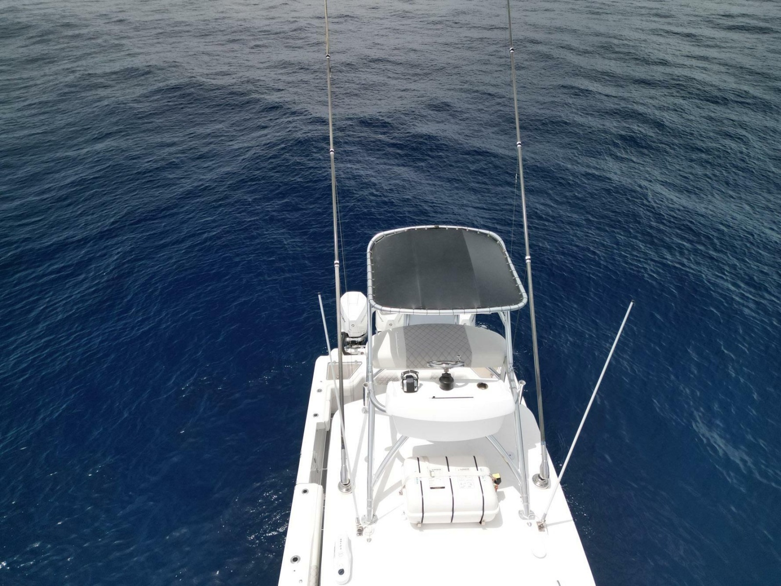 2021 Front Runner 39 Center Console