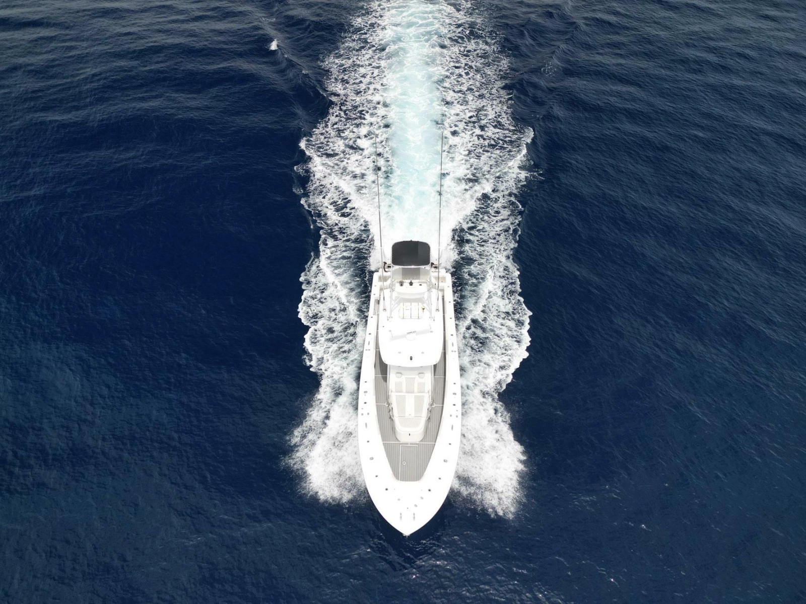 2021 Front Runner 39 Center Console