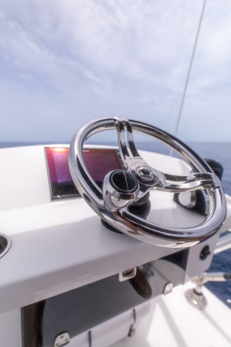2021 Front Runner 39 Center Console