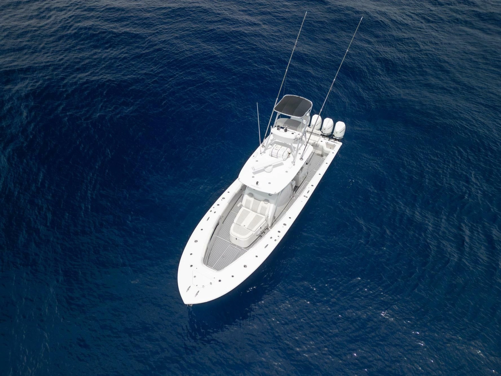 2021 Front Runner 39 Center Console