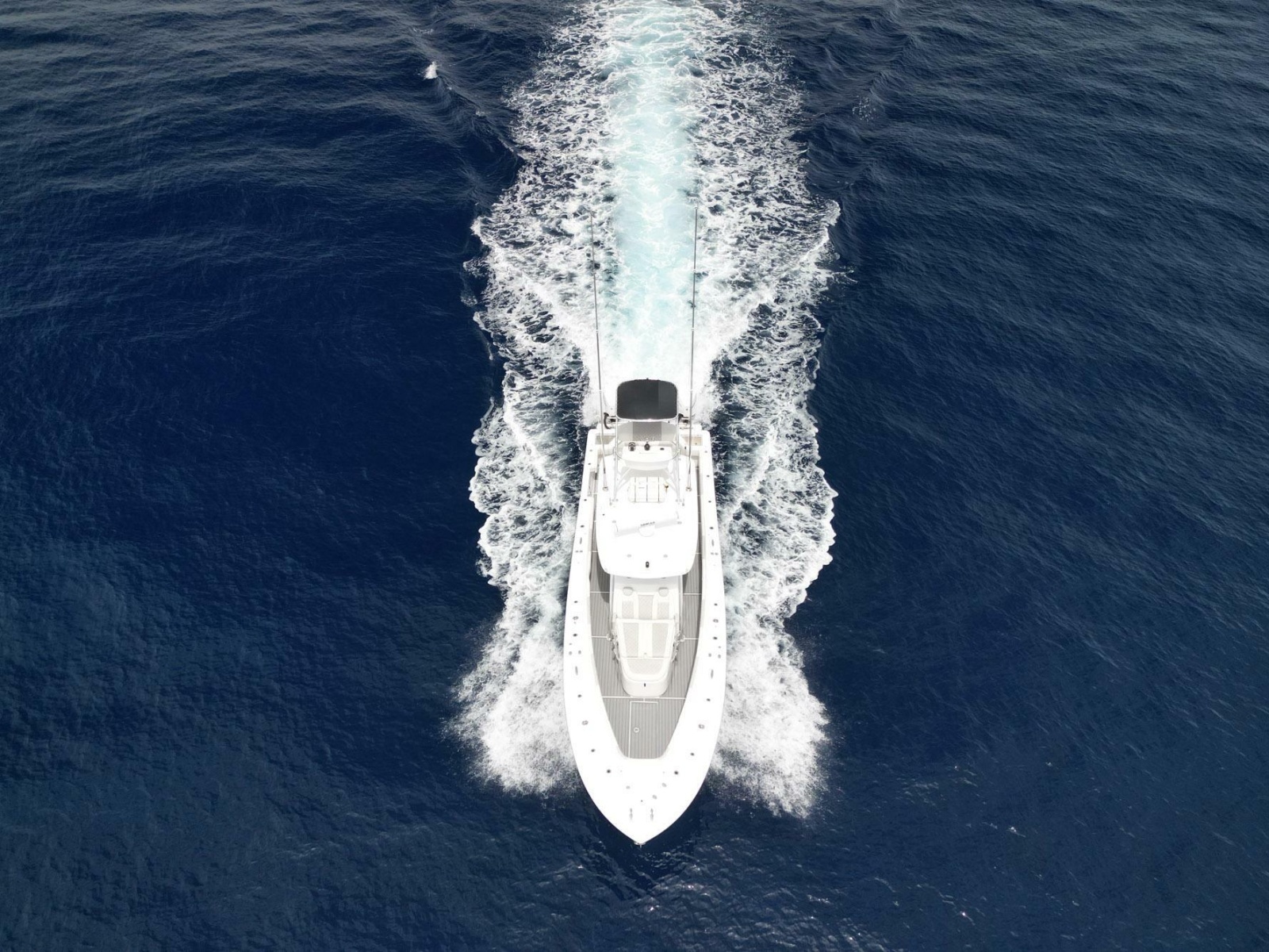2021 Front Runner 39 Center Console