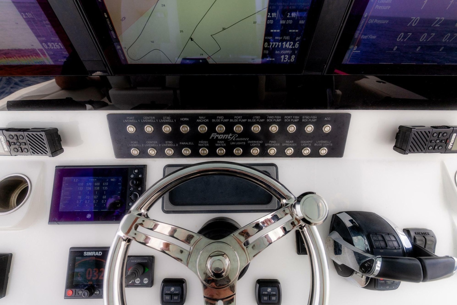 2021 Front Runner 39 Center Console