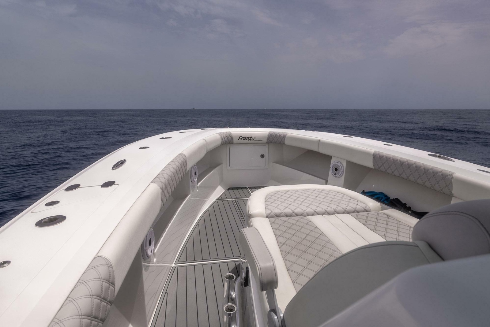 2021 Front Runner 39 Center Console