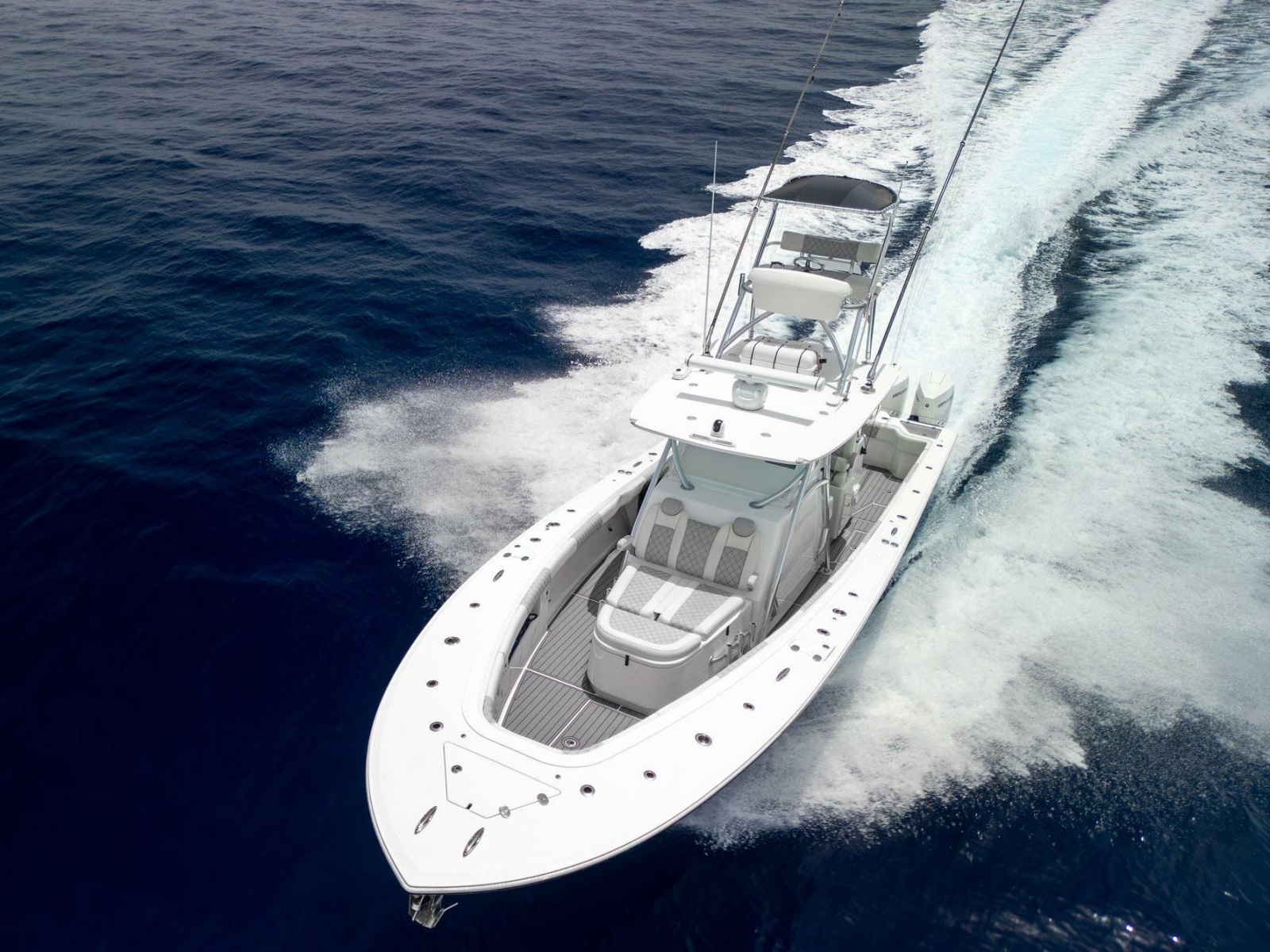 2021 Front Runner 39 Center Console