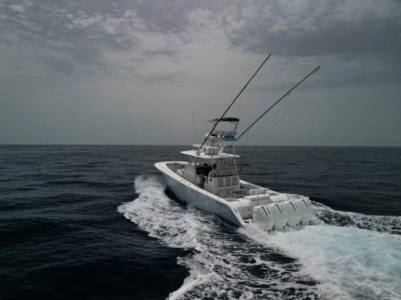 2021 Front Runner 39 Center Console