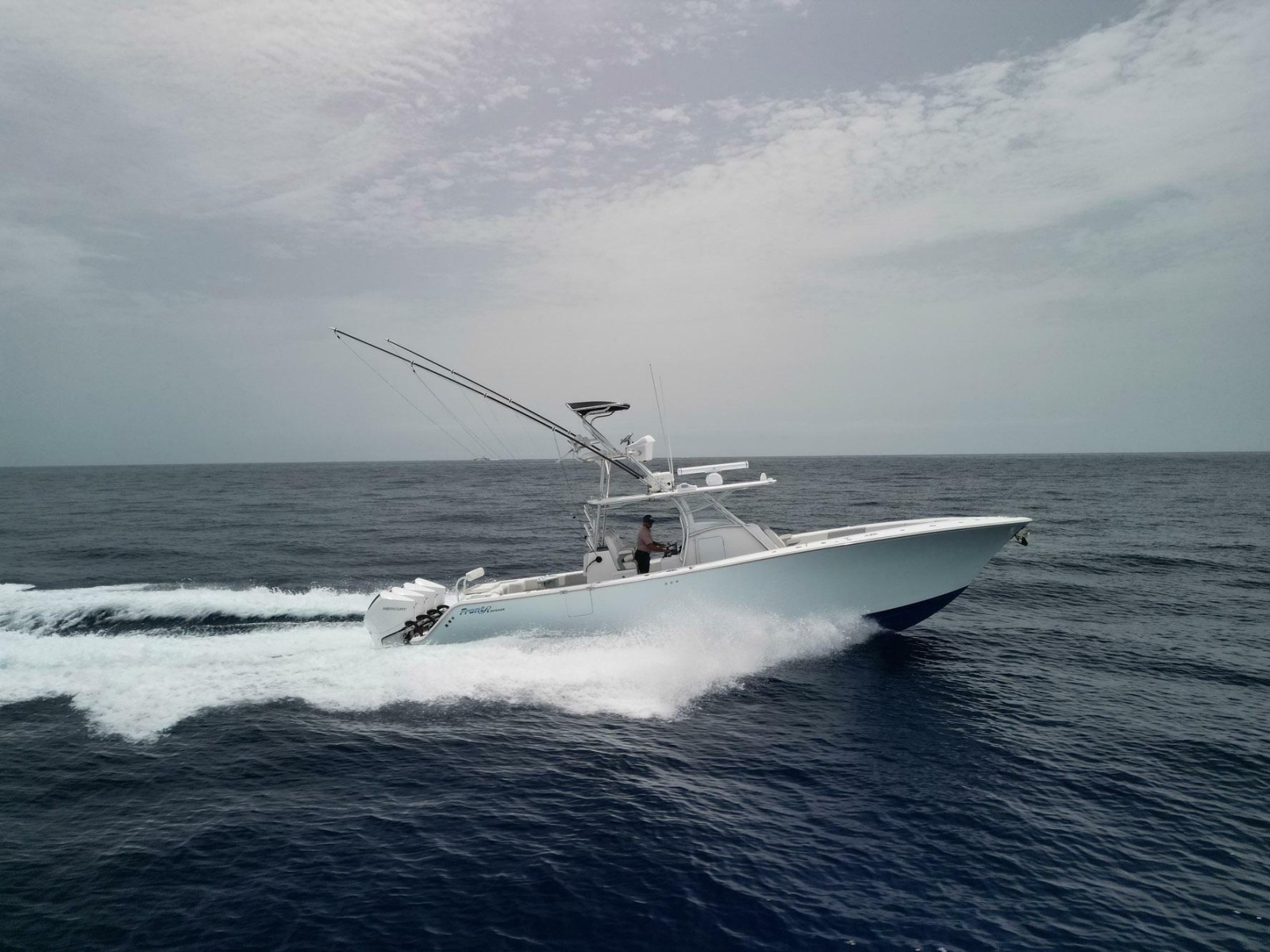 2021 Front Runner 39 Center Console