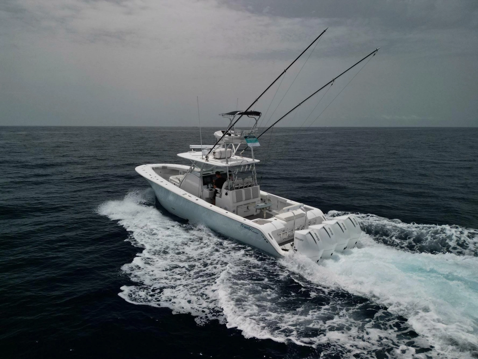 2021 Front Runner 39 Center Console