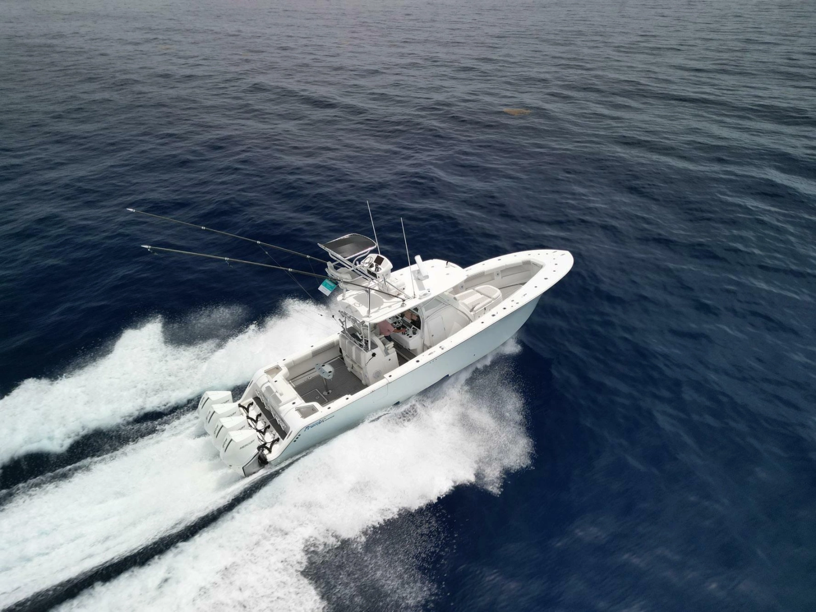 2021 Front Runner 39 Center Console