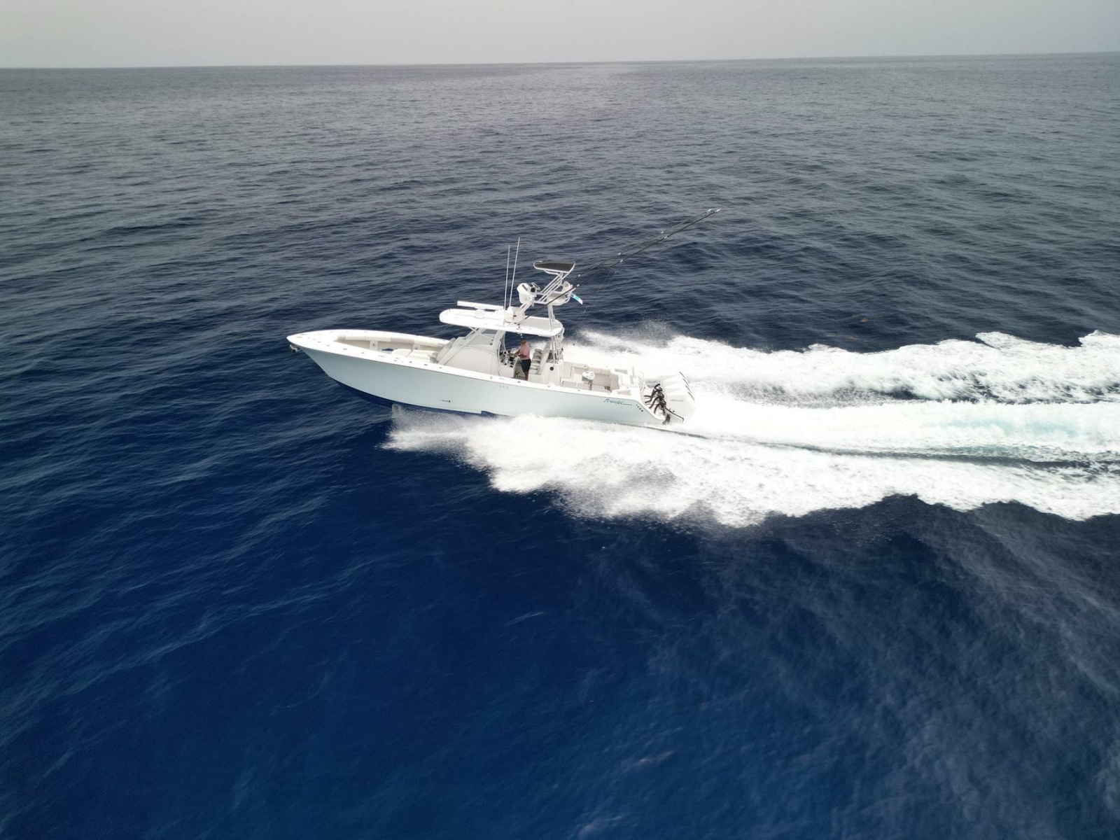 2021 Front Runner 39 Center Console
