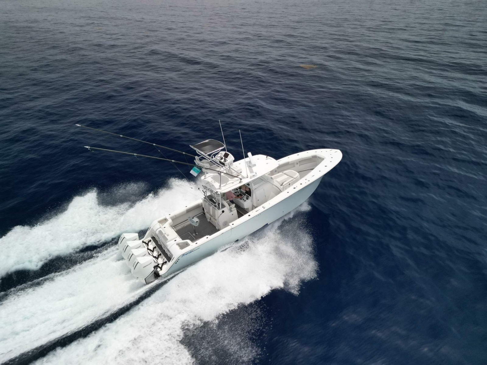 2021 Front Runner 39 Center Console