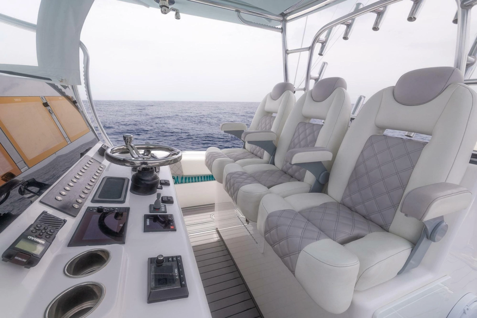 2021 Front Runner 39 Center Console