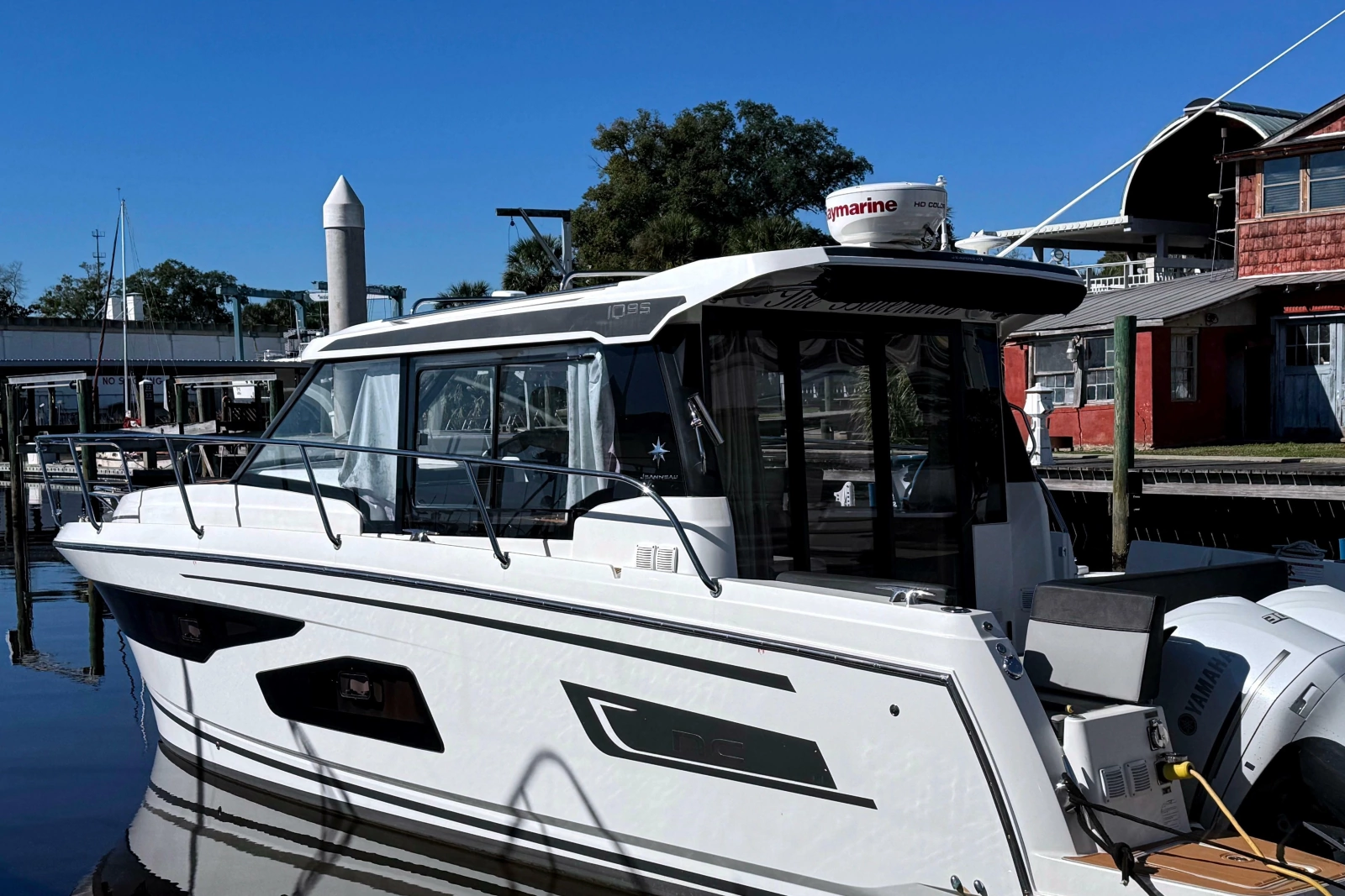 2021 Jeanneau NC Weekender 1095