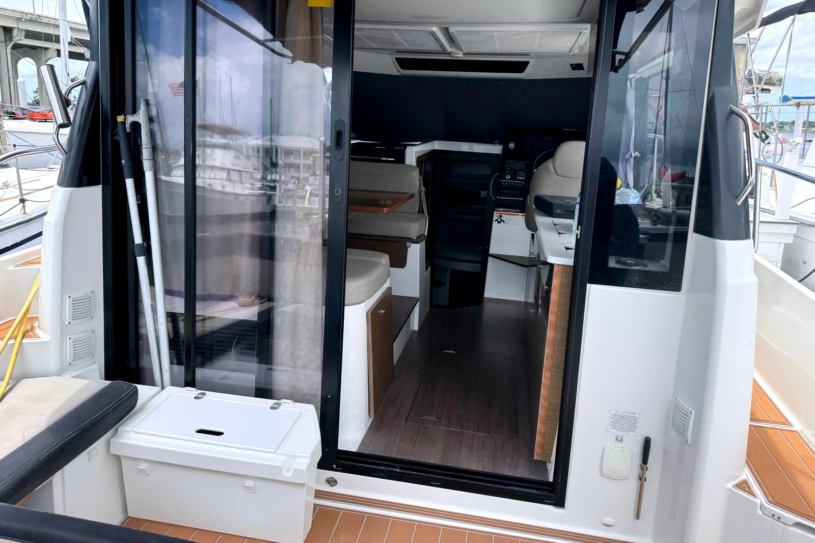 2021 Jeanneau NC Weekender 1095