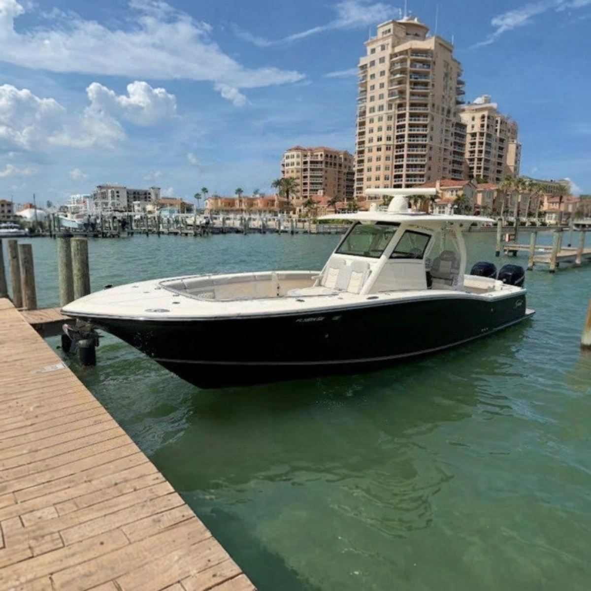 2021 Scout 330 LXF