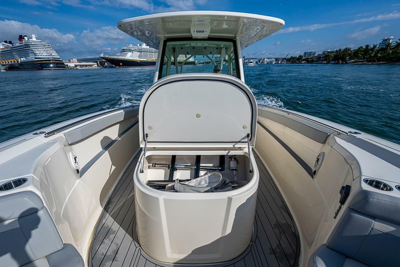 2021 Scout 330 LXF