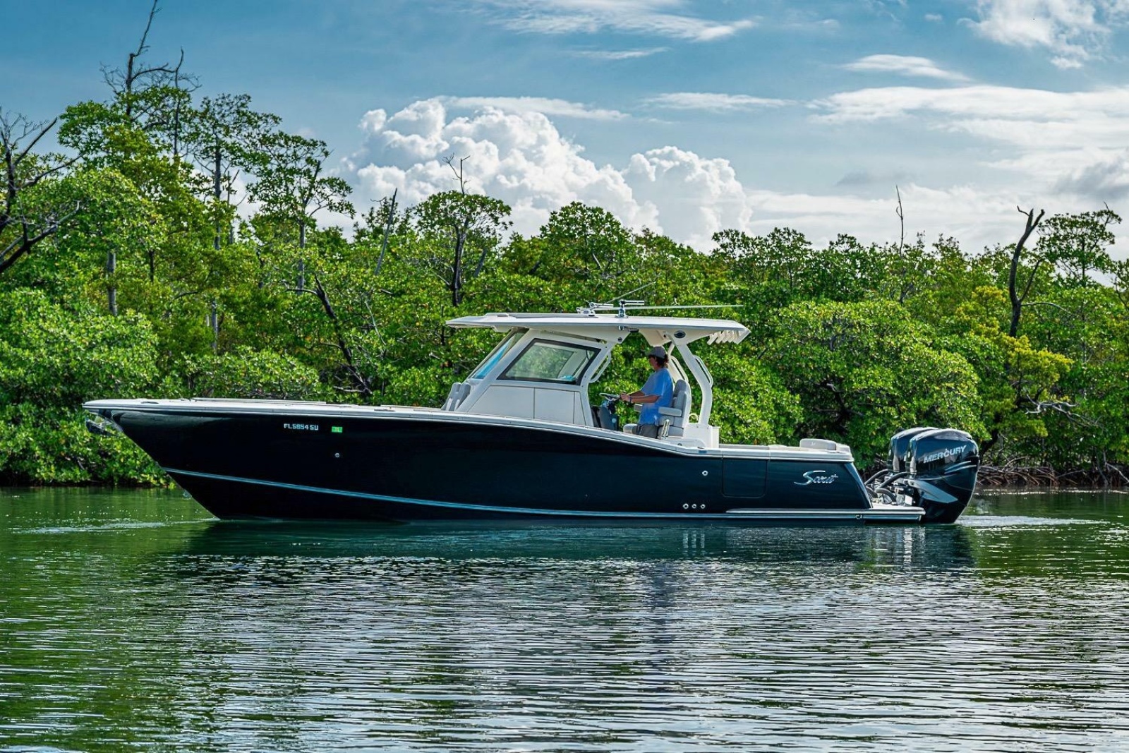 2021 Scout 330 LXF