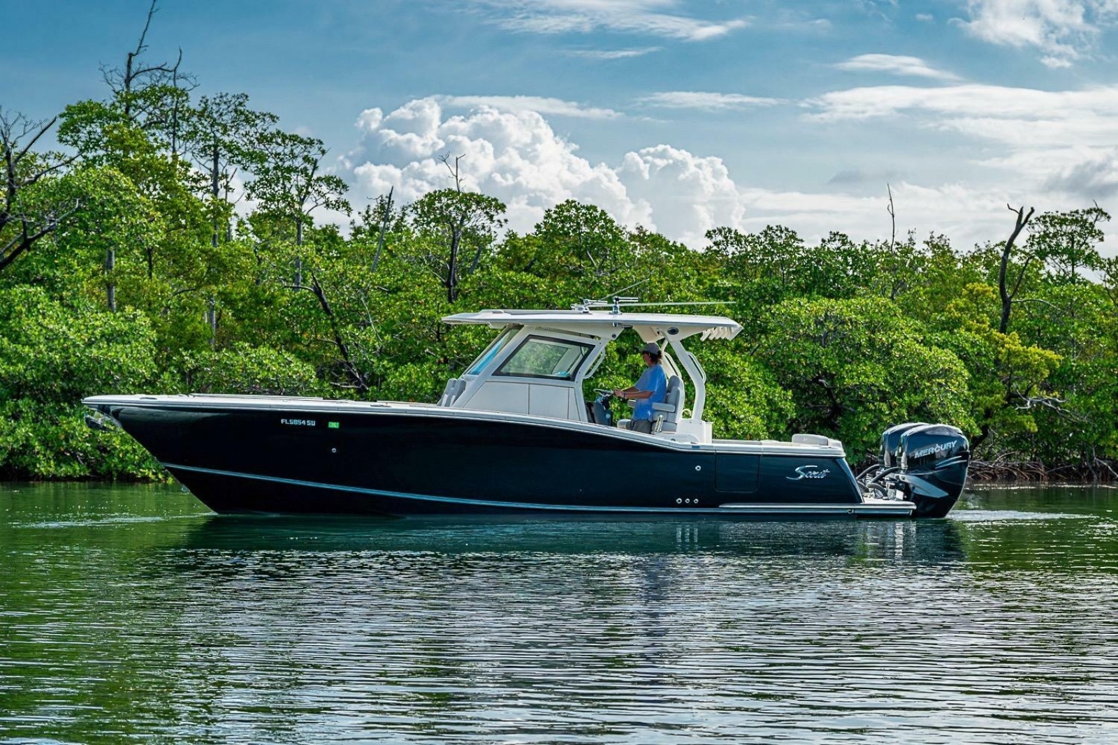 2021 Scout 330 LXF