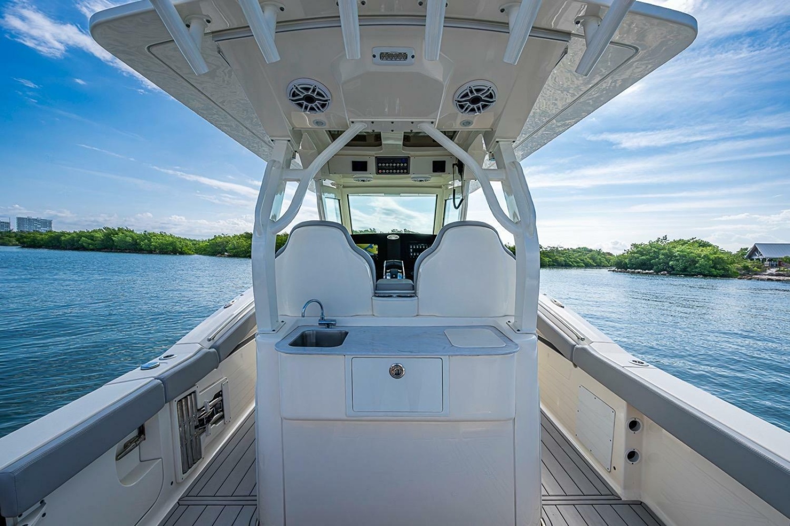 2021 Scout 330 LXF