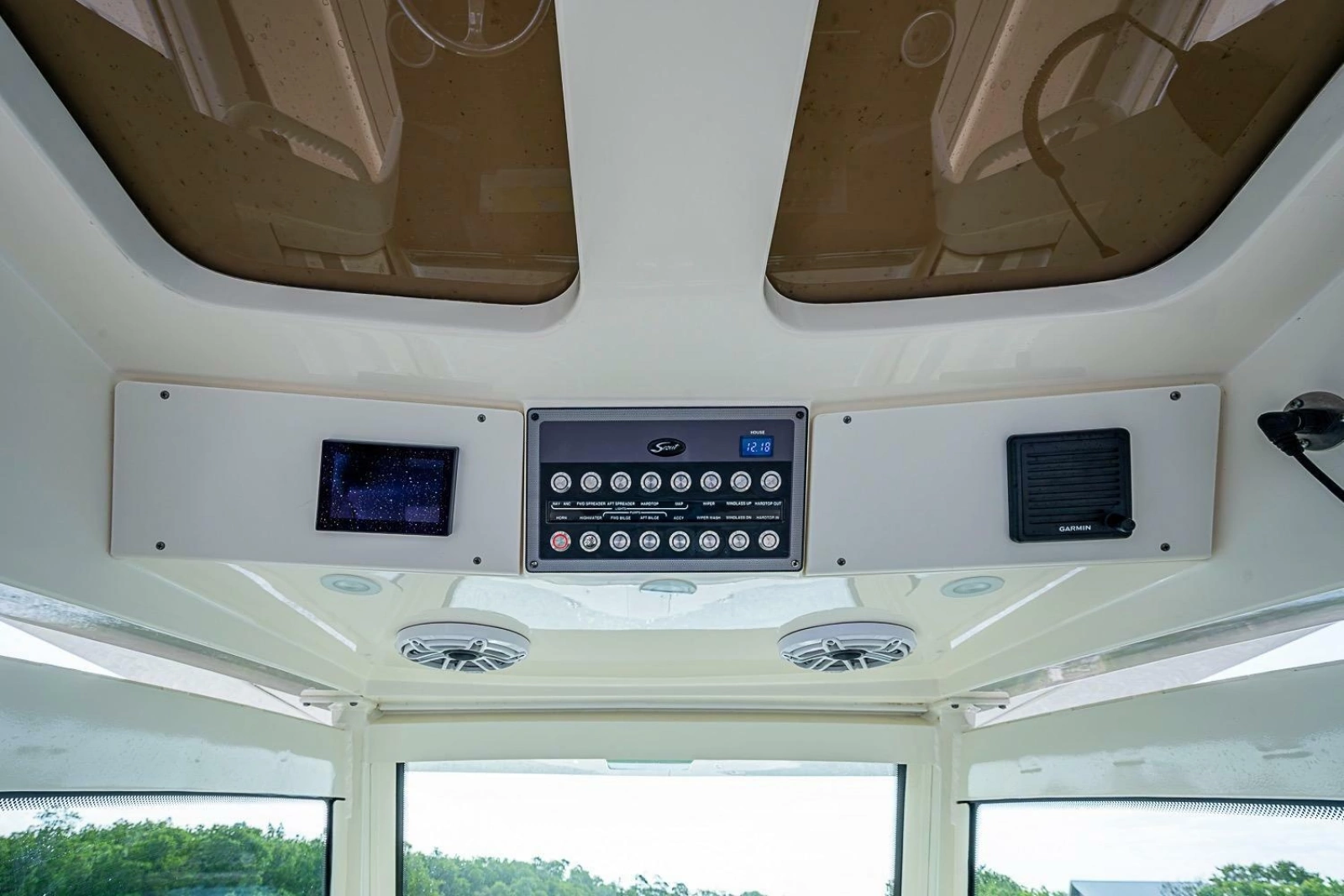 2021 Scout 330 LXF