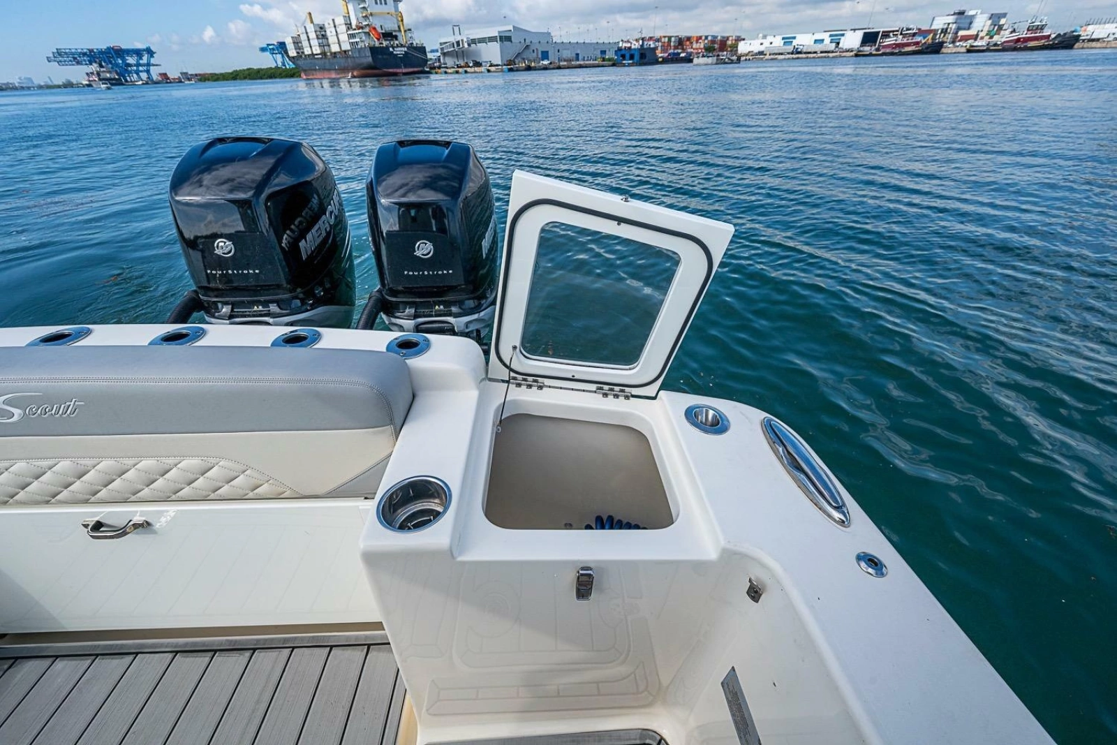2021 Scout 330 LXF