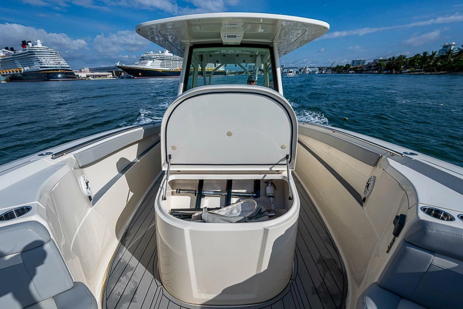 2021 Scout 330 LXF