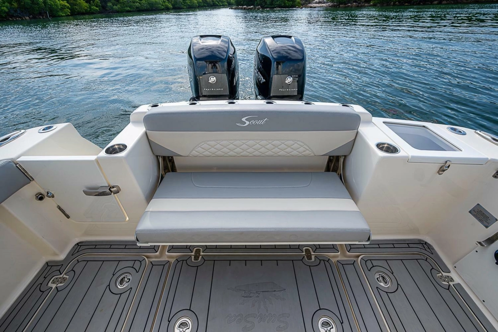 2021 Scout 330 LXF