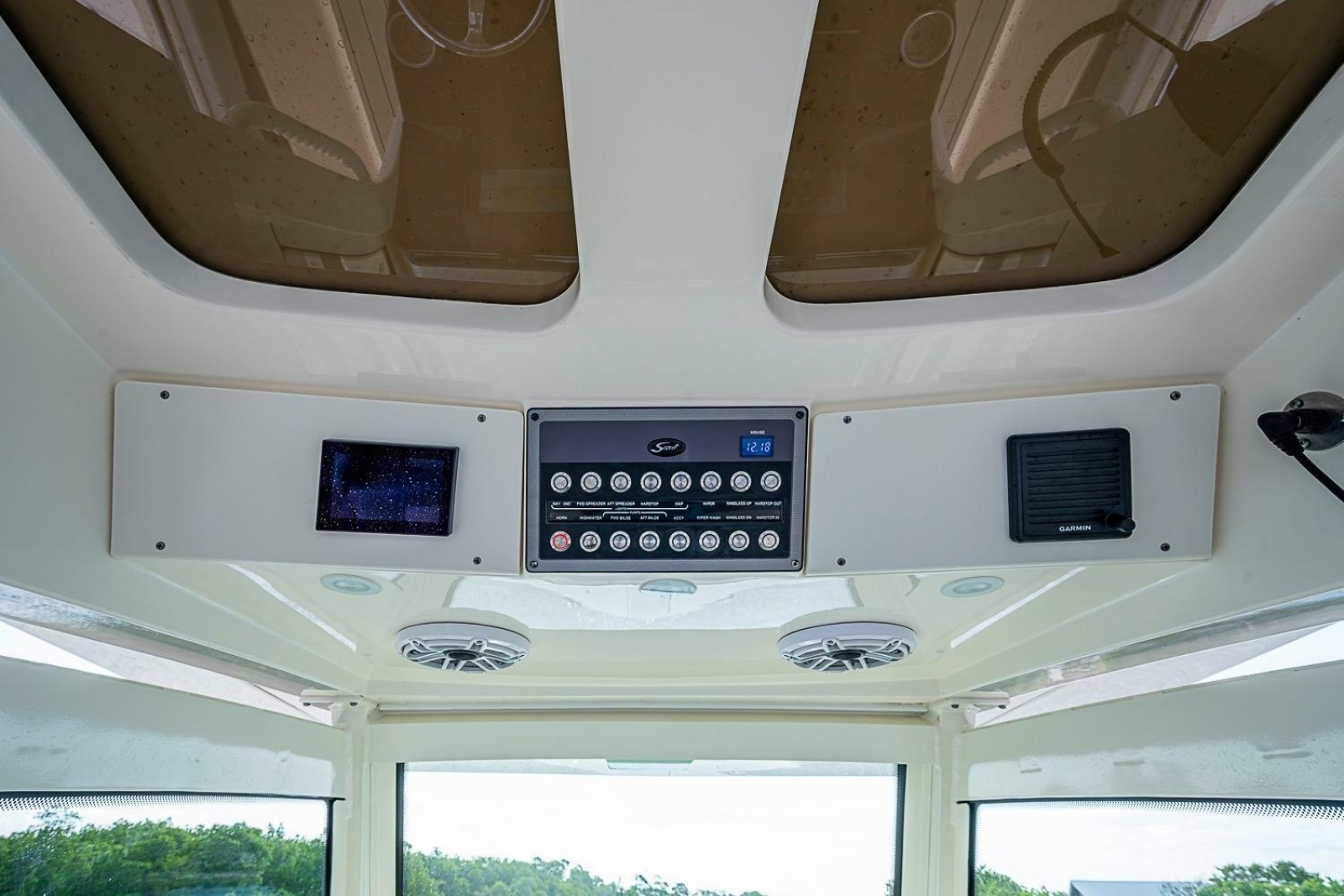 2021 Scout 330 LXF