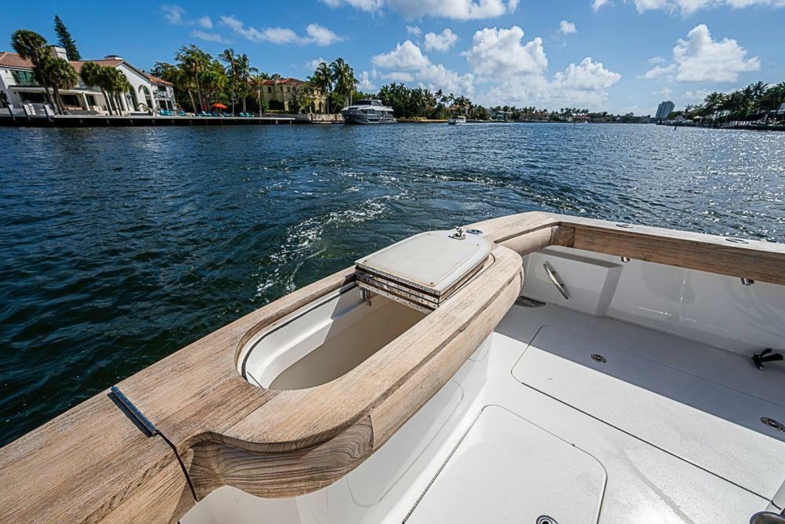 2021 Viking 38 Open