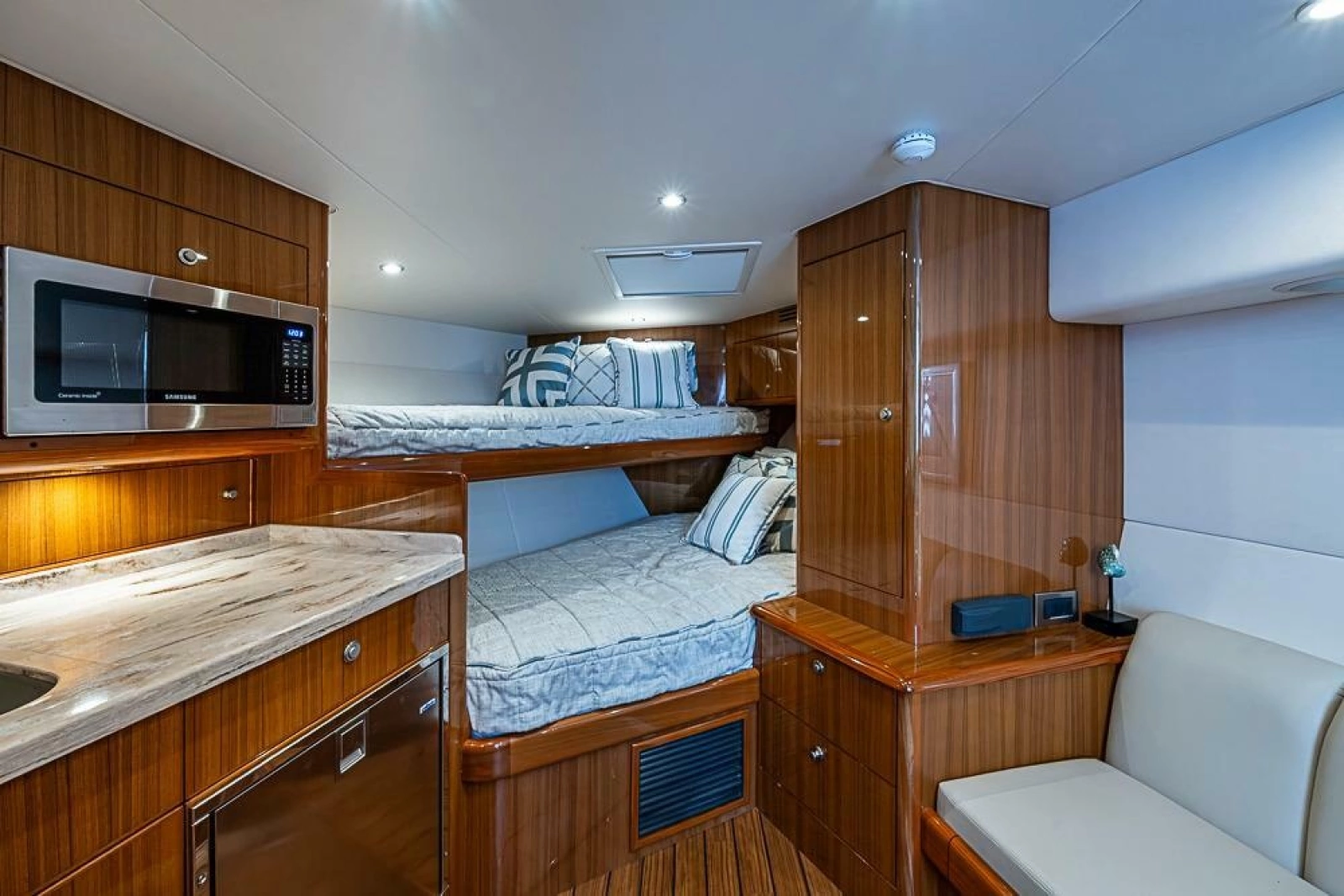2021 Viking 38 Open