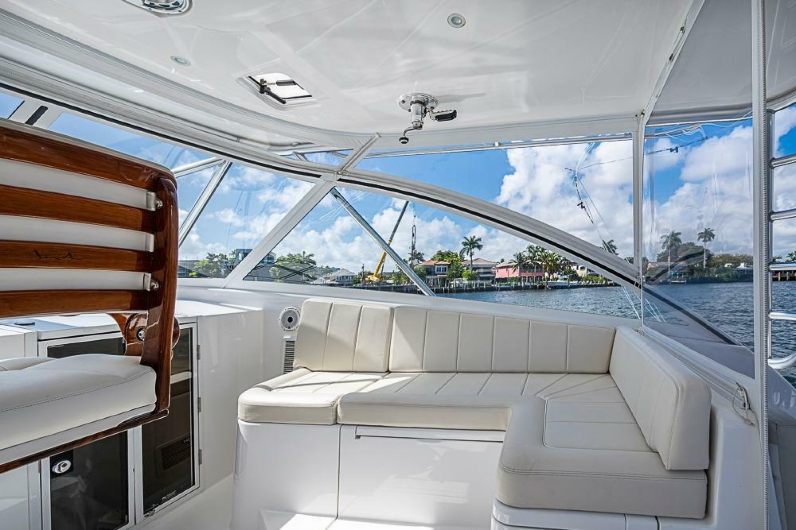 2021 Viking 38 Open