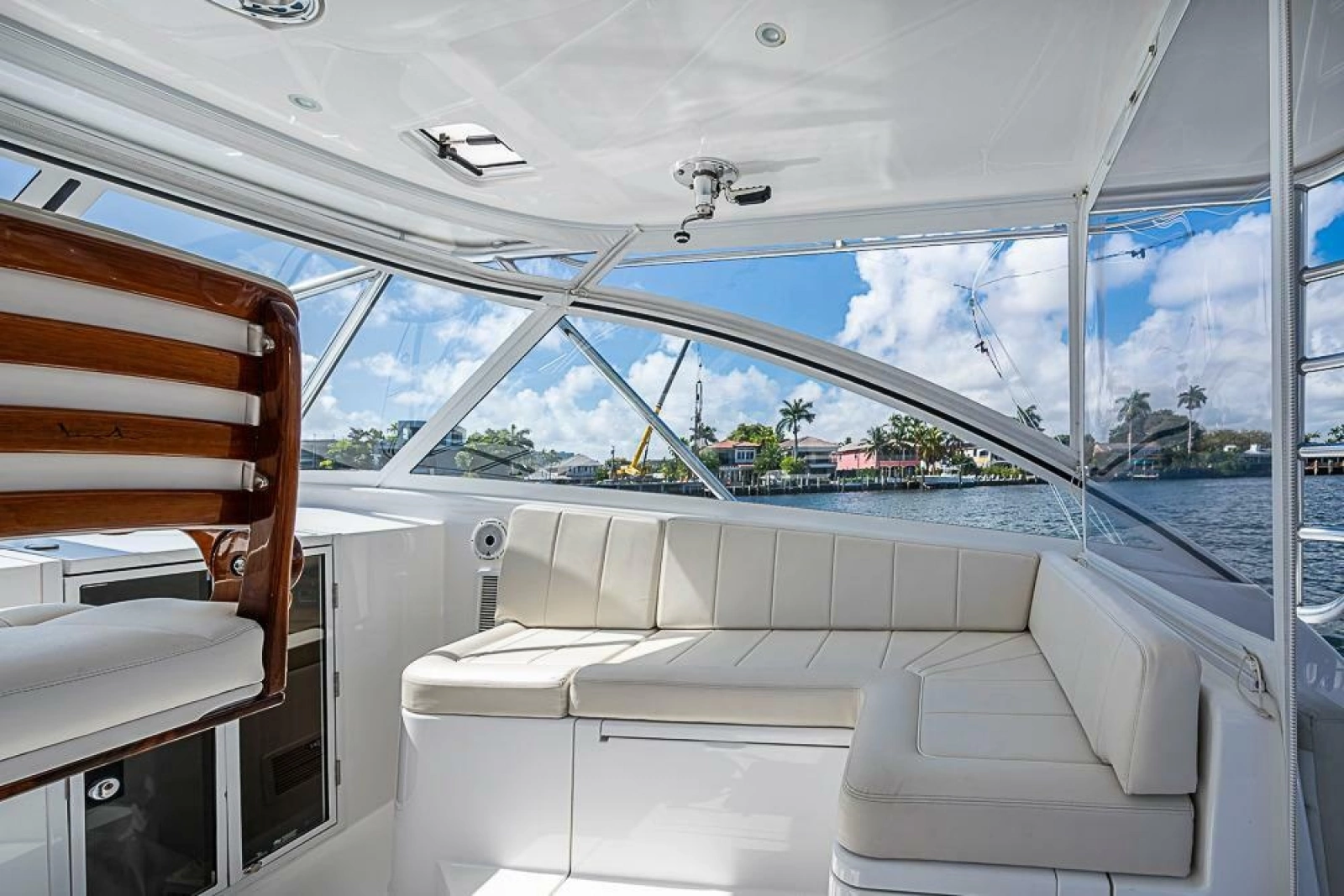 2021 Viking 38 Open