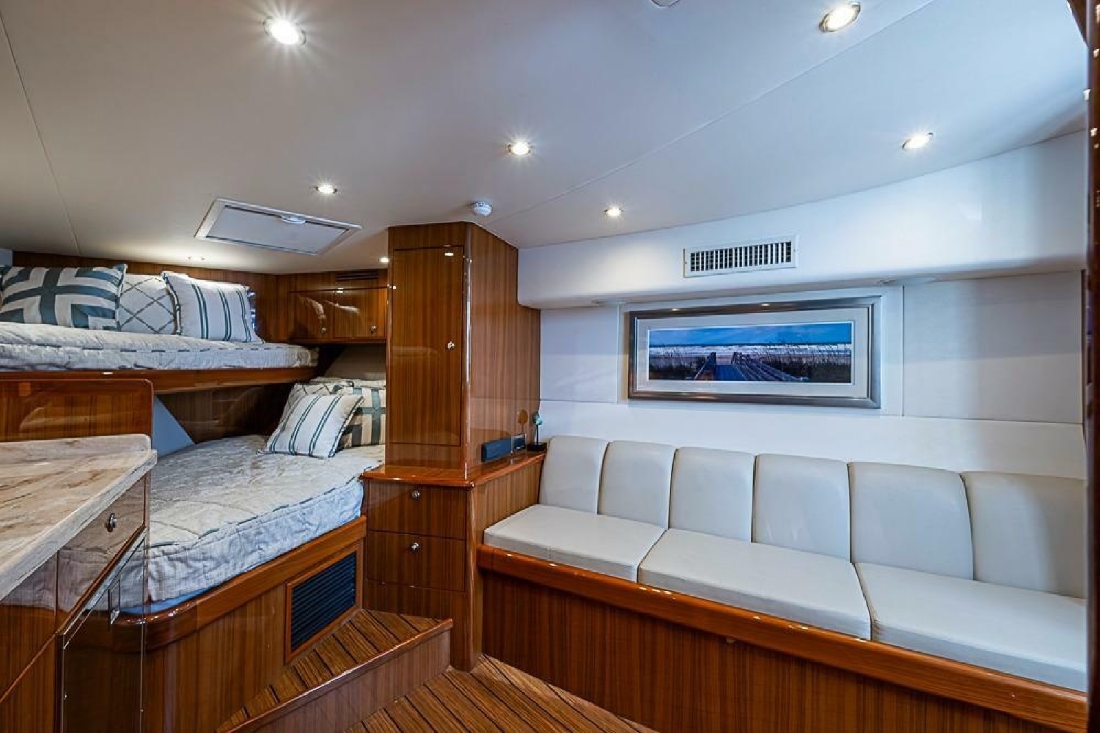 2021 Viking 38 Open
