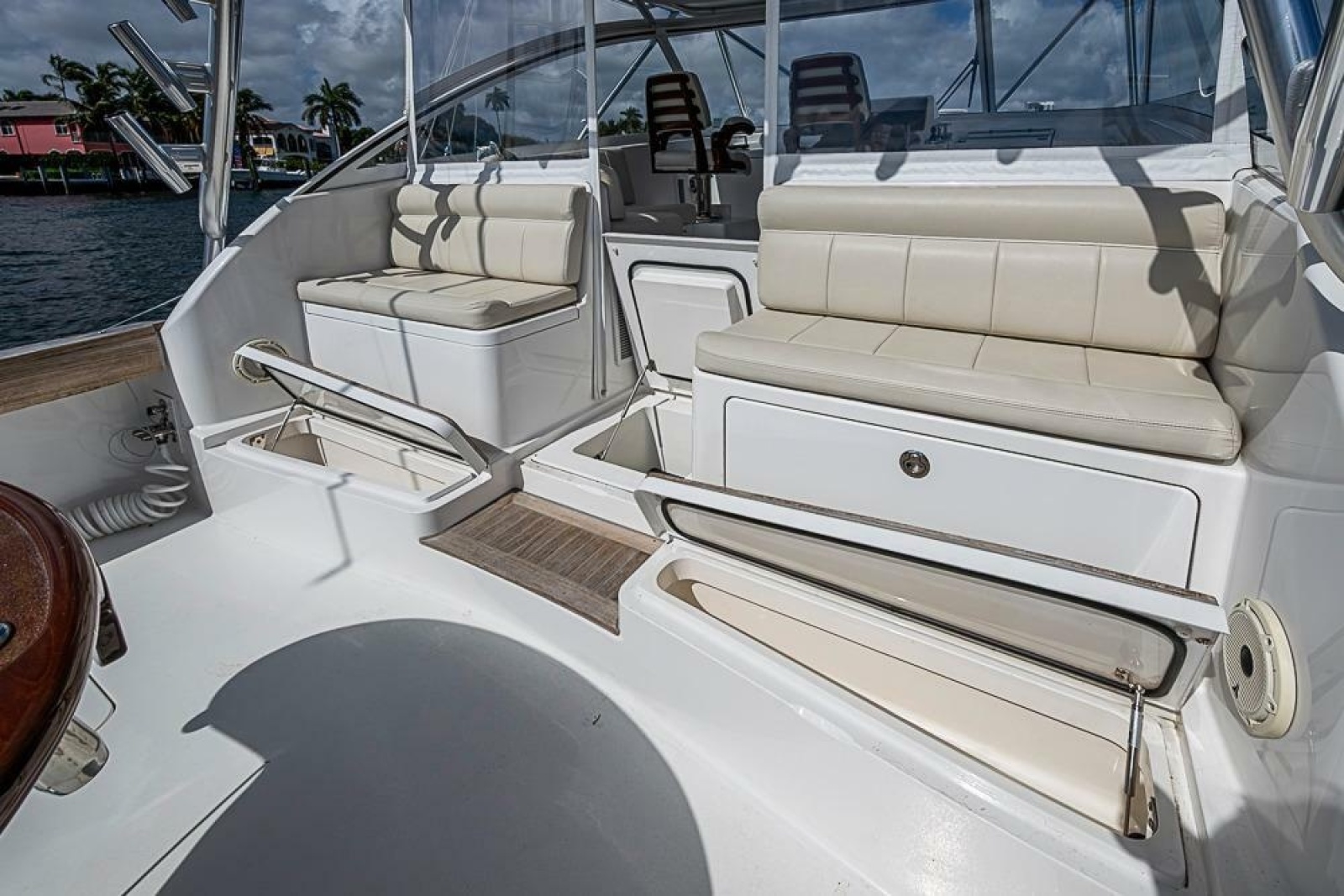 2021 Viking 38 Open