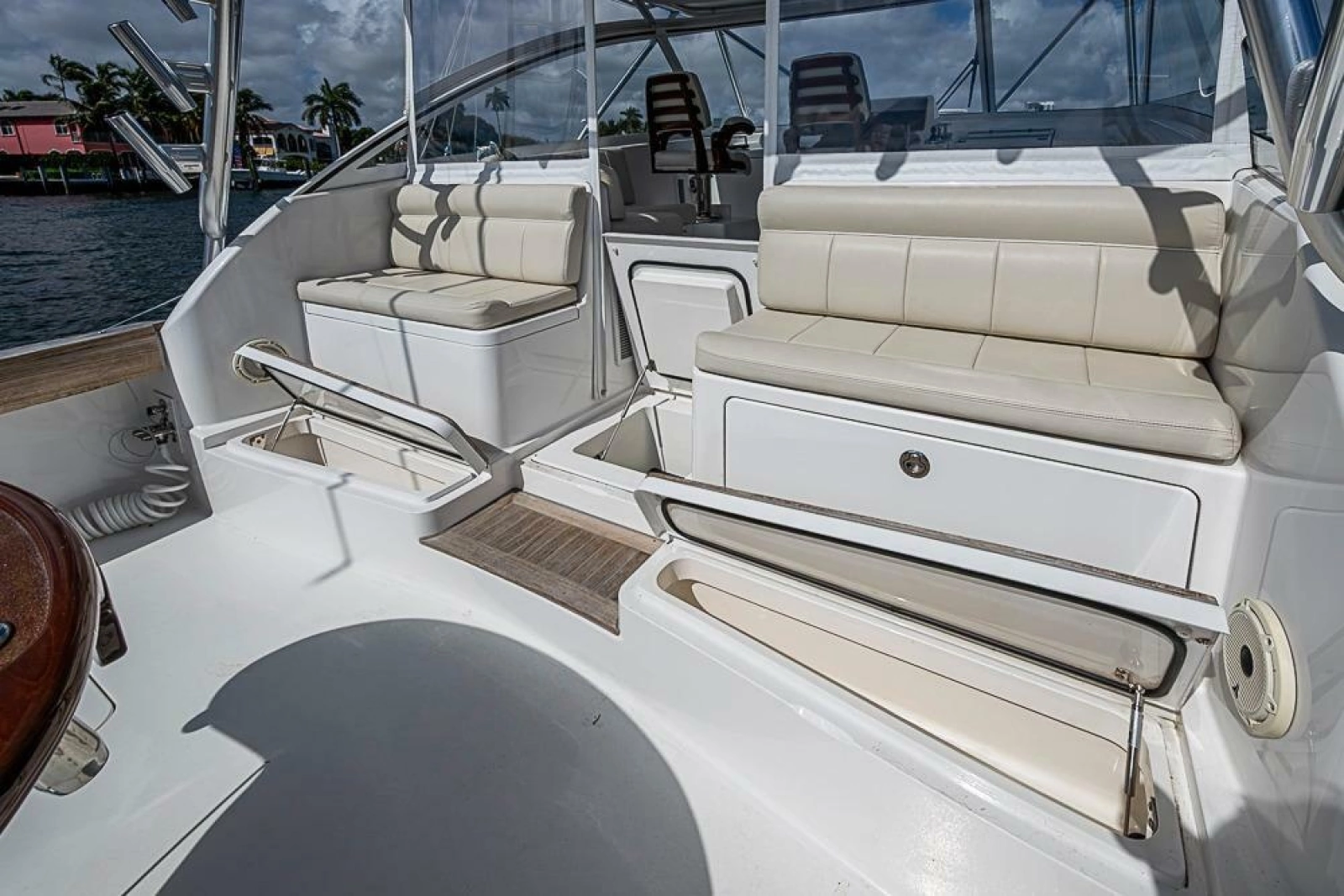 2021 Viking 38 Open