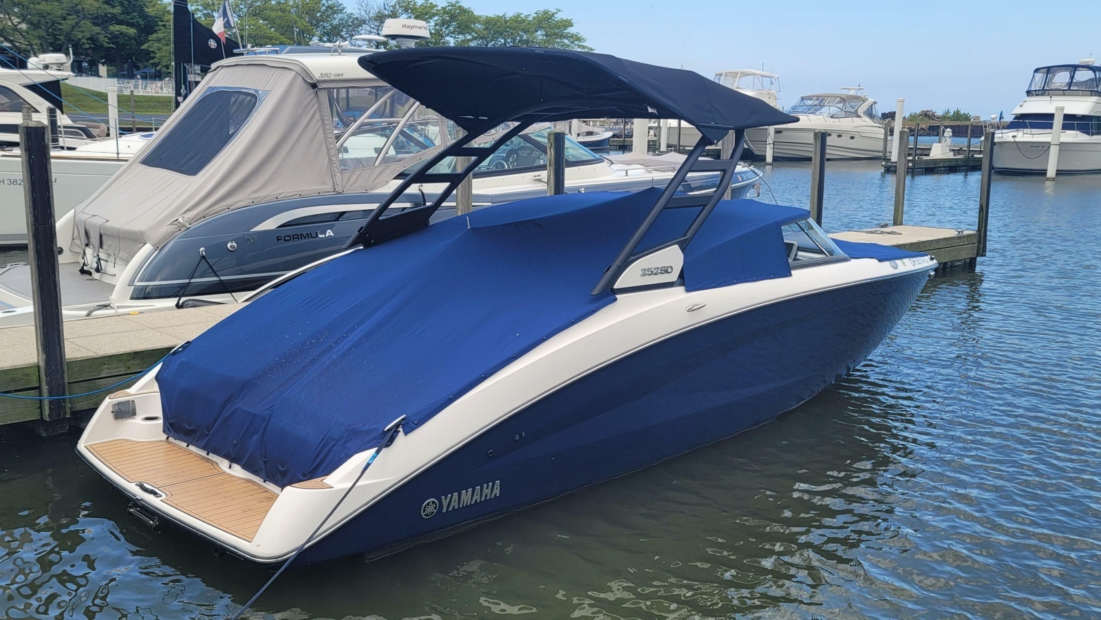 2021 Yamaha Boats 252SD