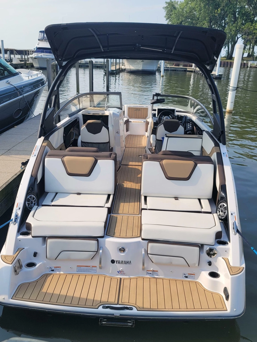 2021 Yamaha Boats 252SD