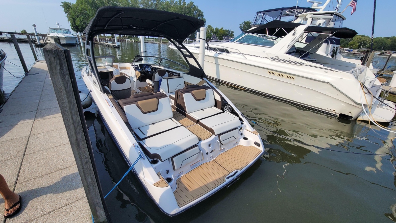 2021 Yamaha Boats 252SD
