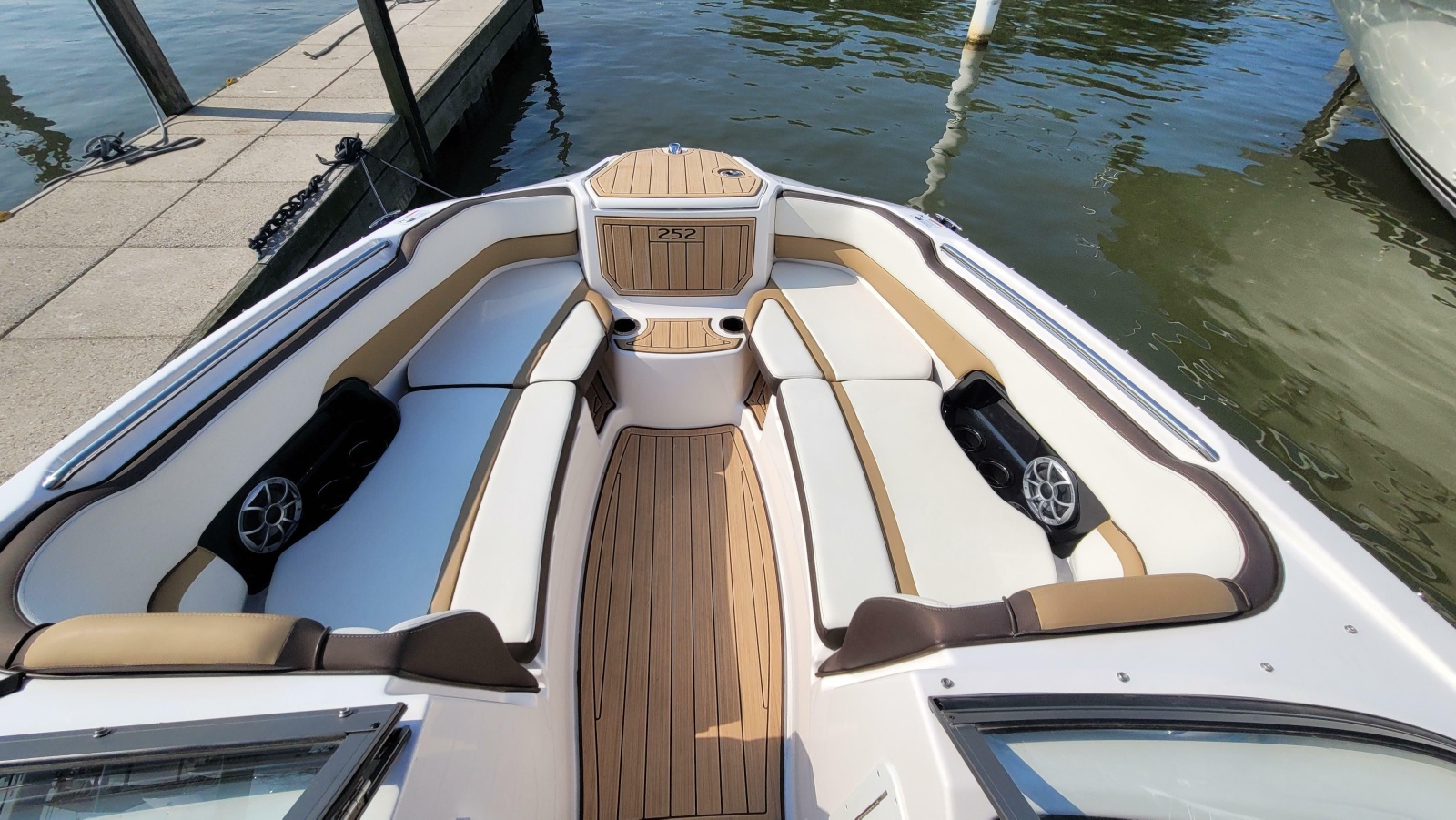 2021 Yamaha Boats 252SD