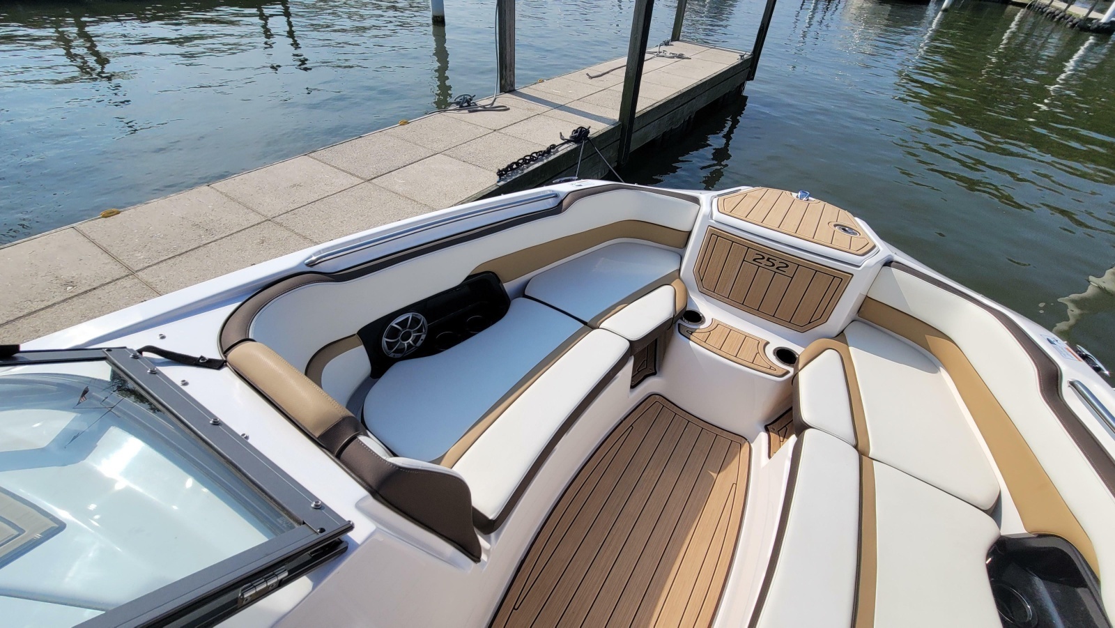 2021 Yamaha Boats 252SD