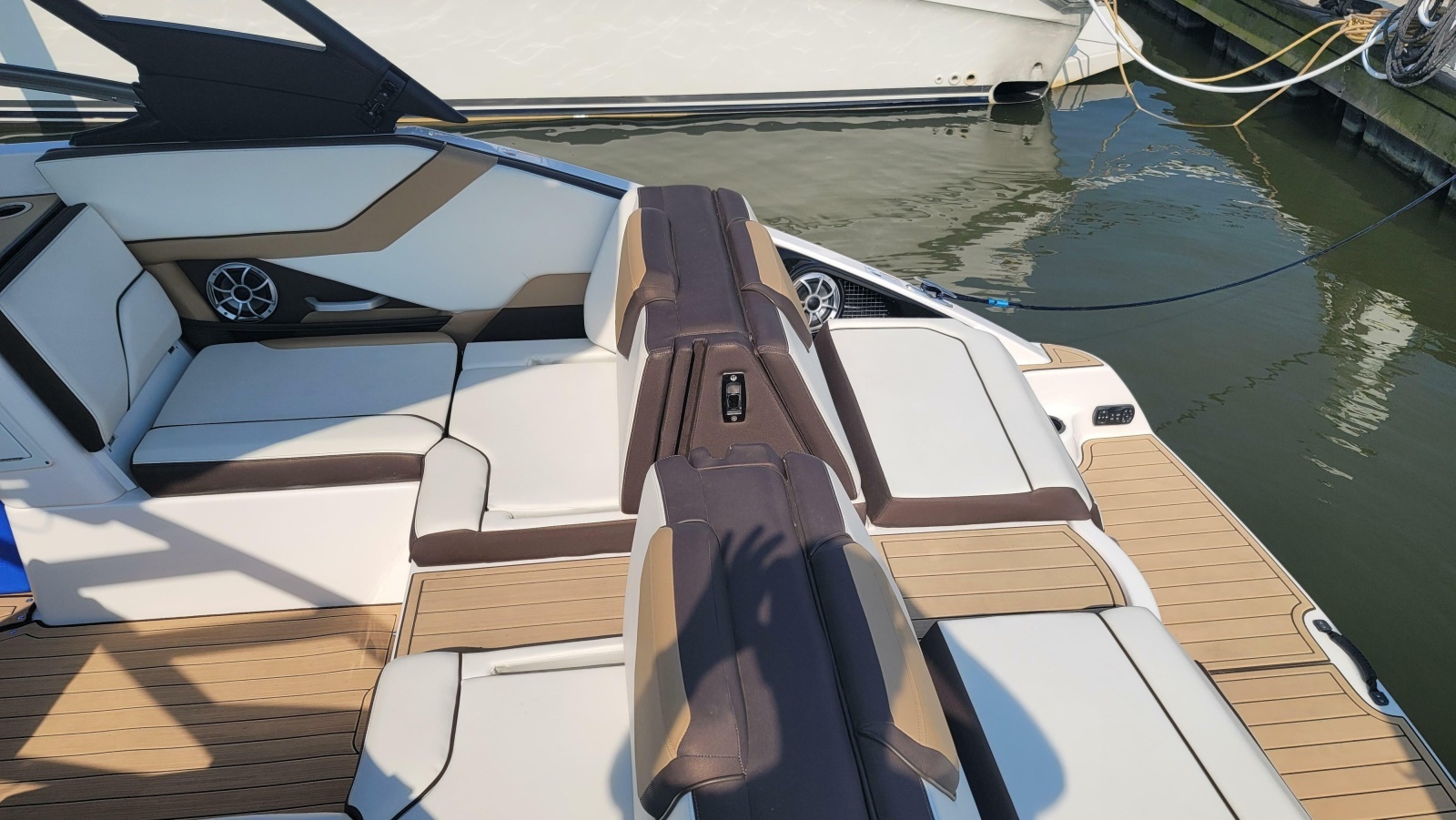 2021 Yamaha Boats 252SD