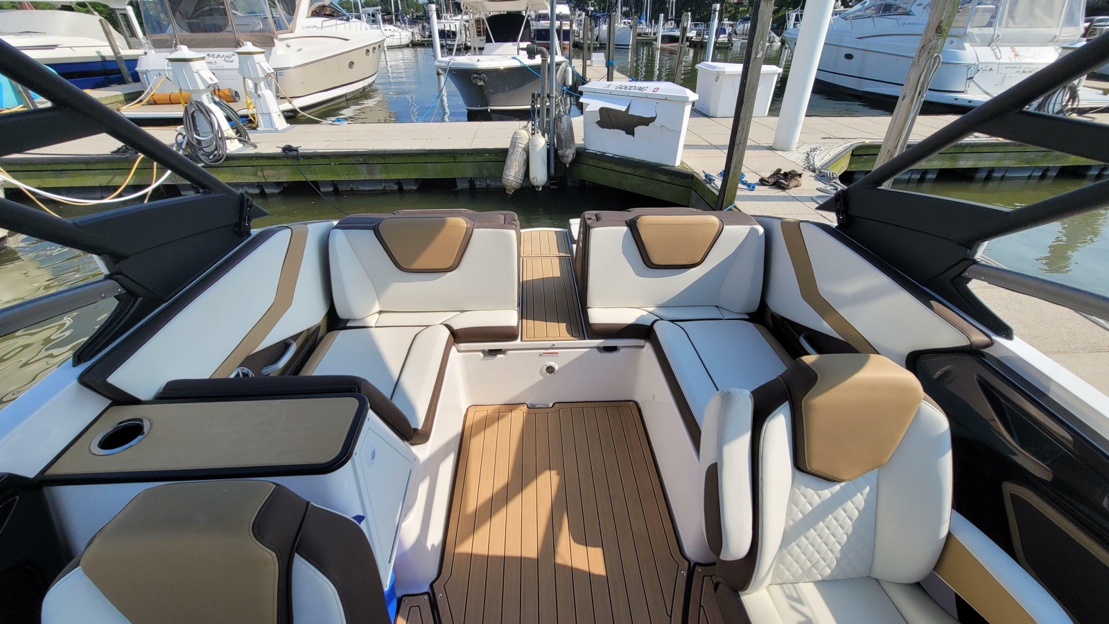 2021 Yamaha Boats 252SD