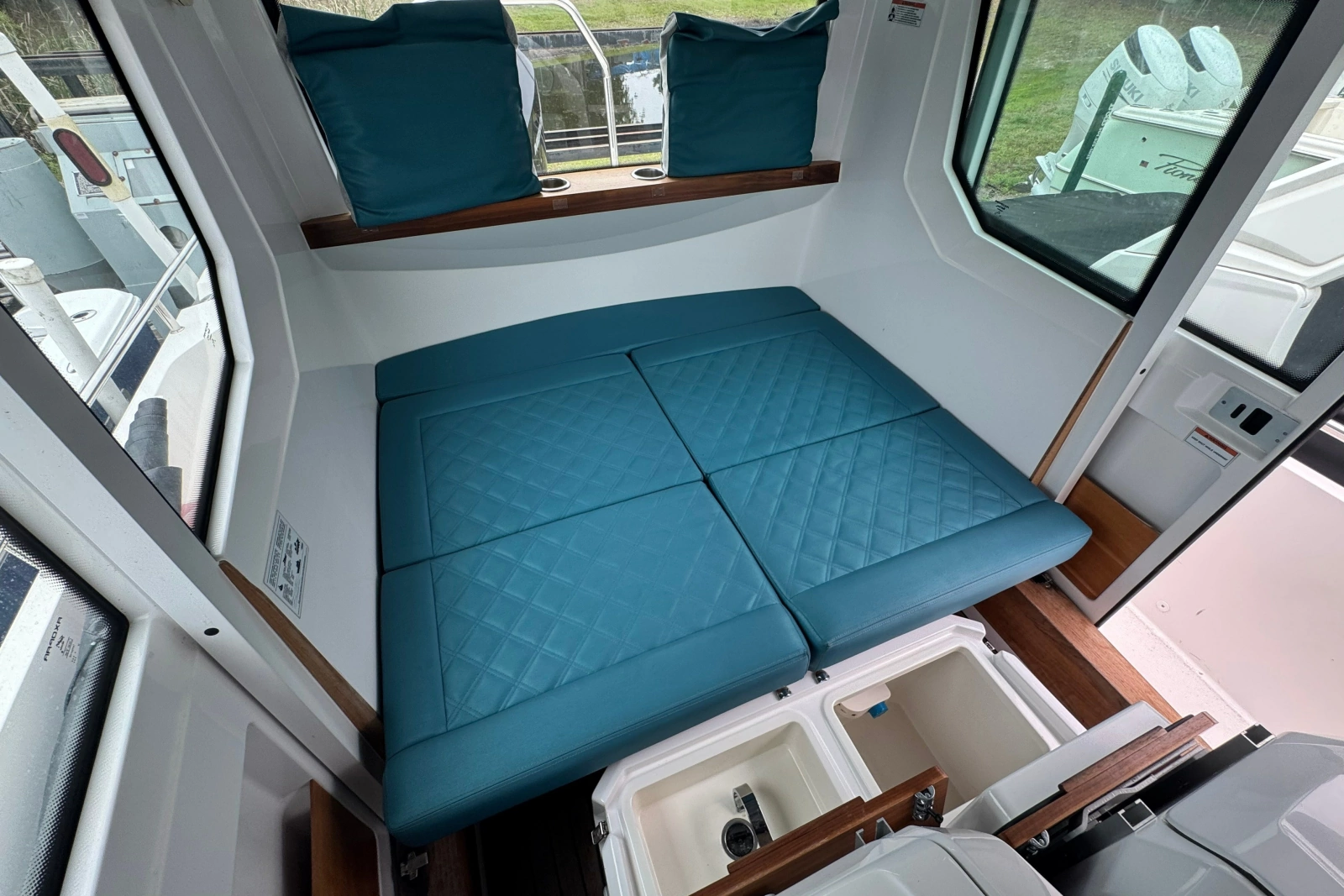 2020 Axopar 28 Cabin