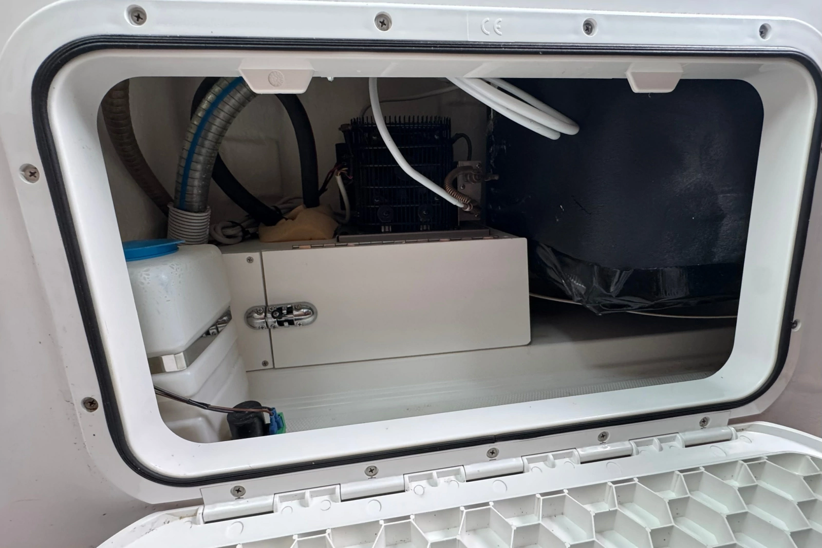 2020 Axopar 28 Cabin