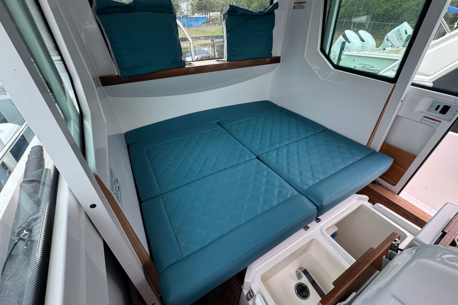 2020 Axopar 28 Cabin