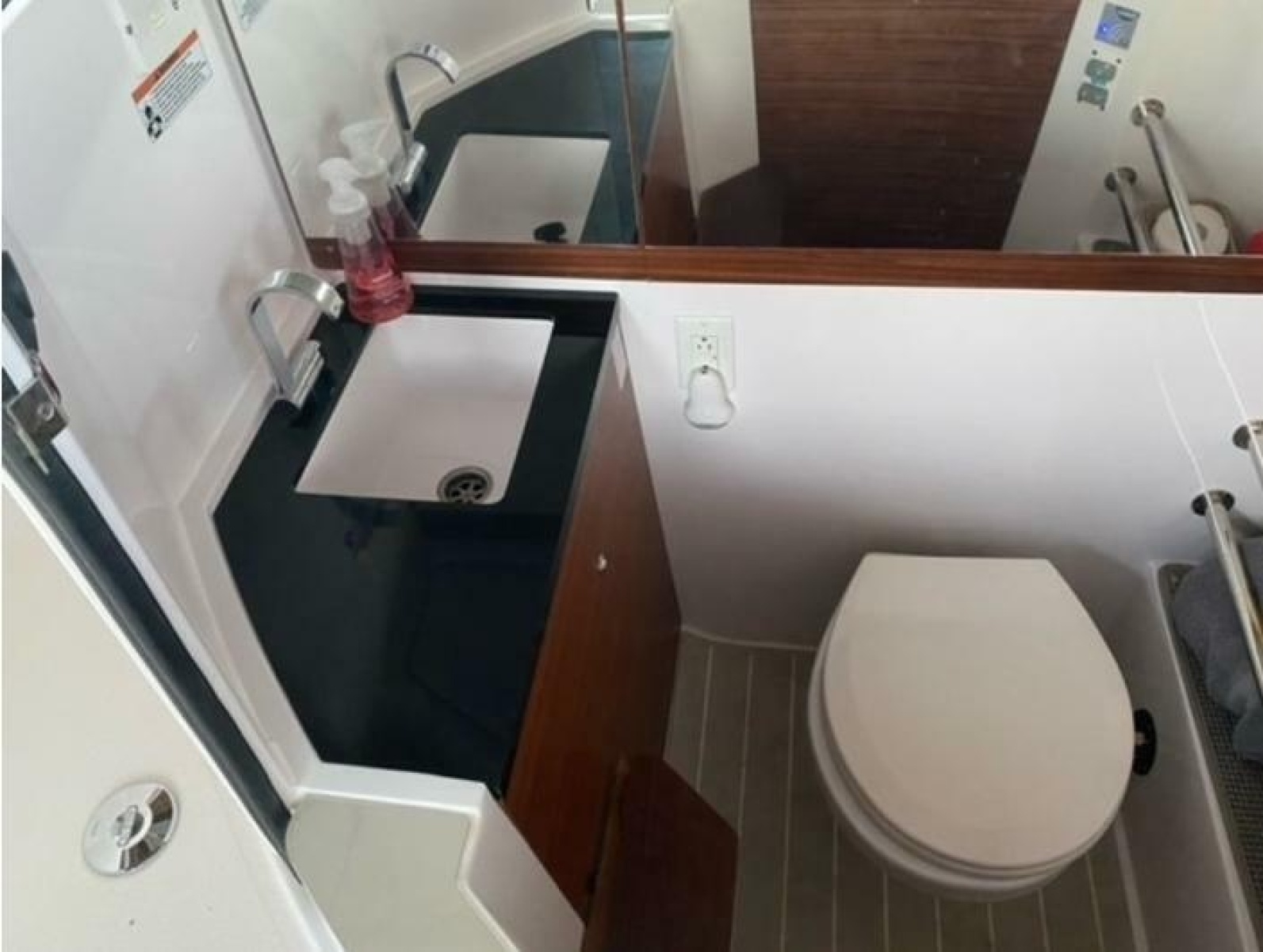 2020 Axopar 28 Cabin