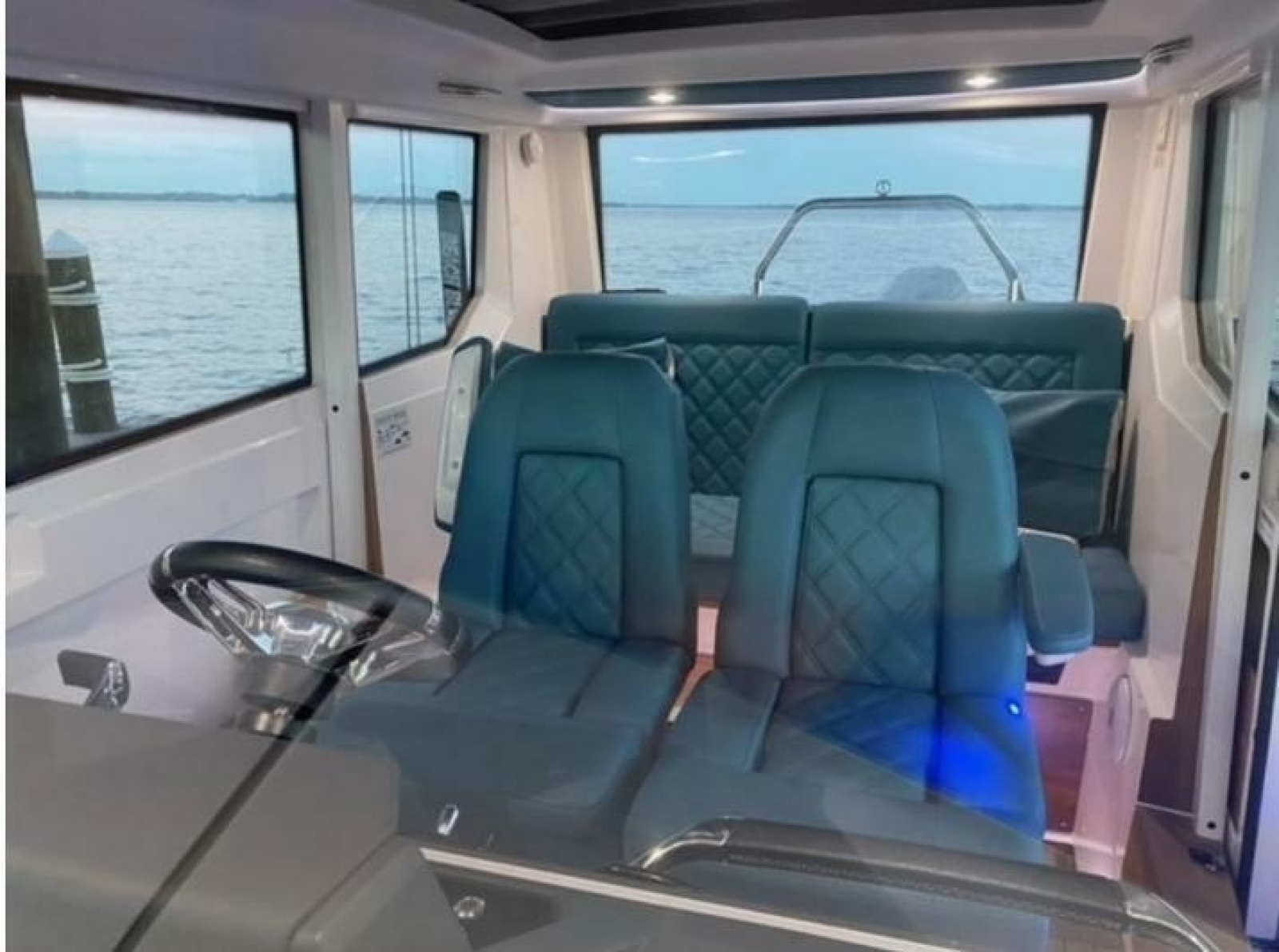 2020 Axopar 28 Cabin