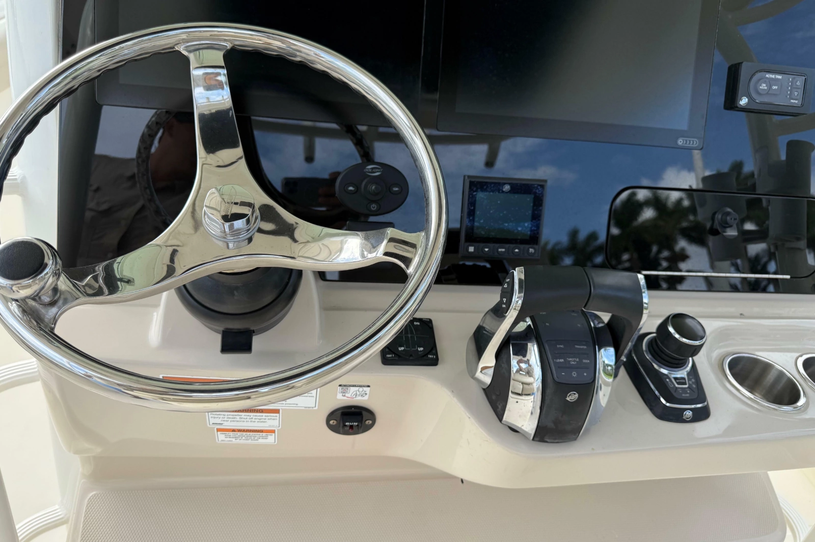 2020 Boston Whaler 330 Outrage