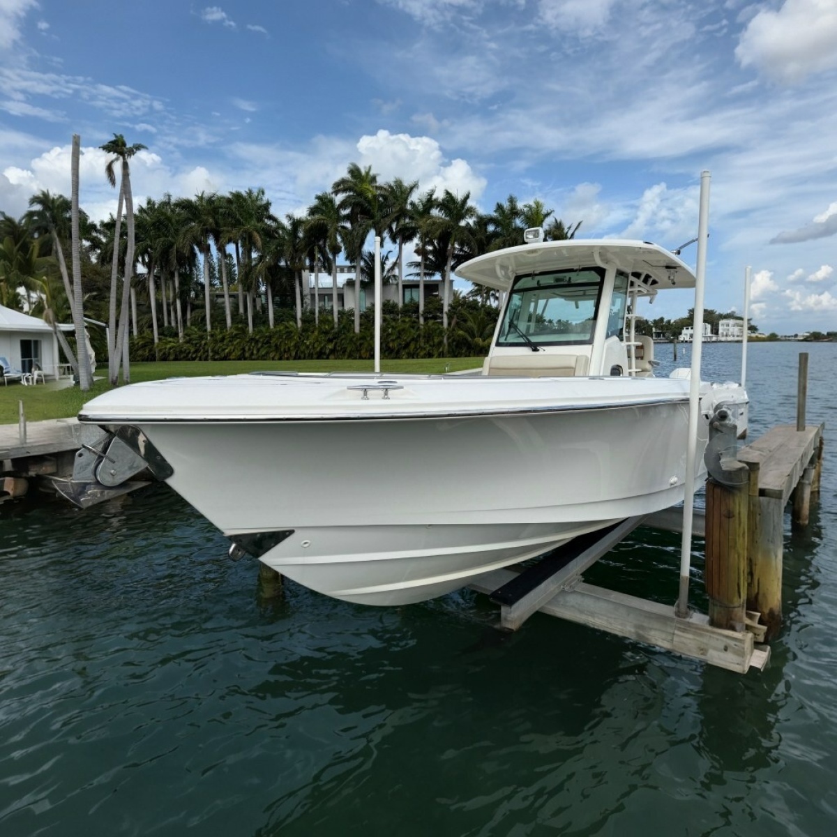 2020 Boston Whaler 330 Outrage