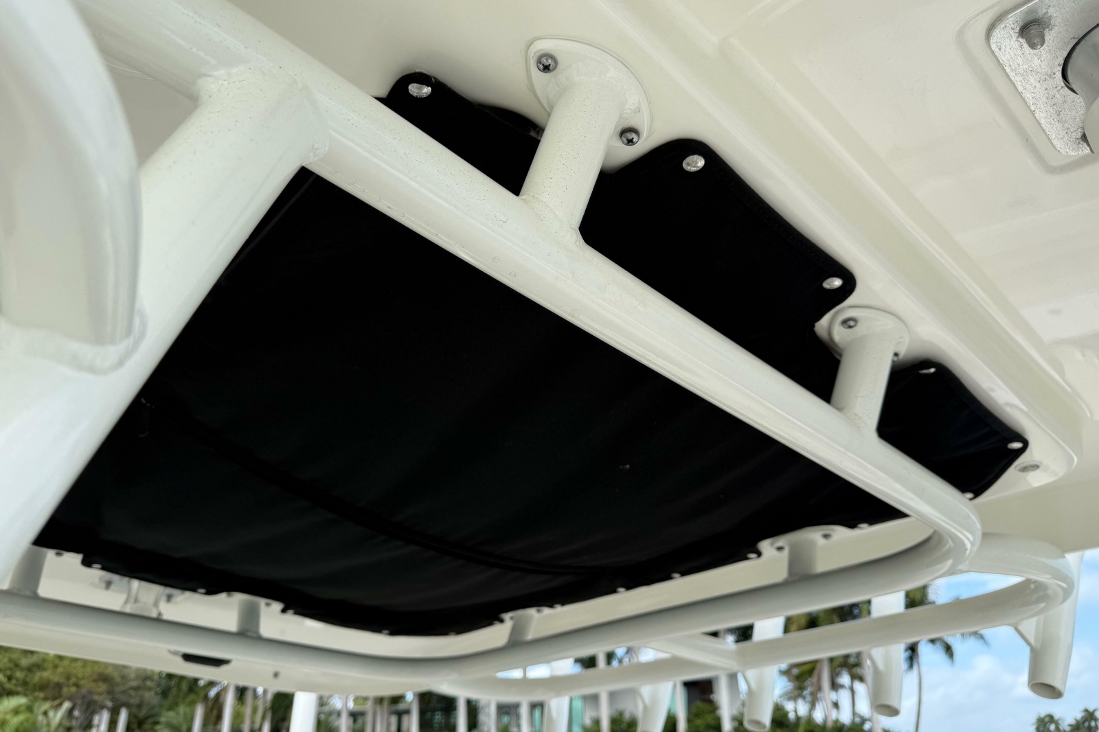 2020 Boston Whaler 330 Outrage