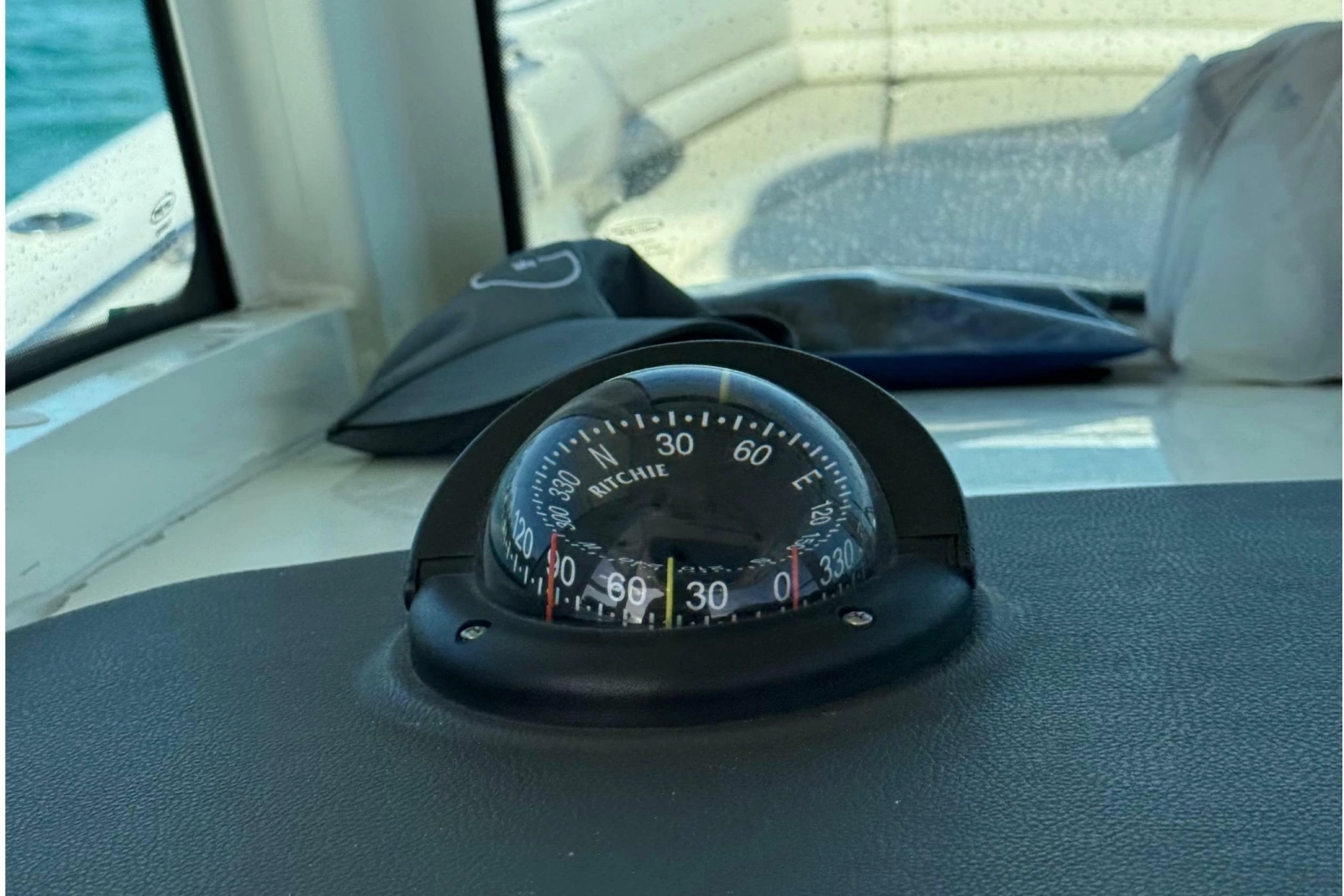 2020 Boston Whaler 330 Outrage